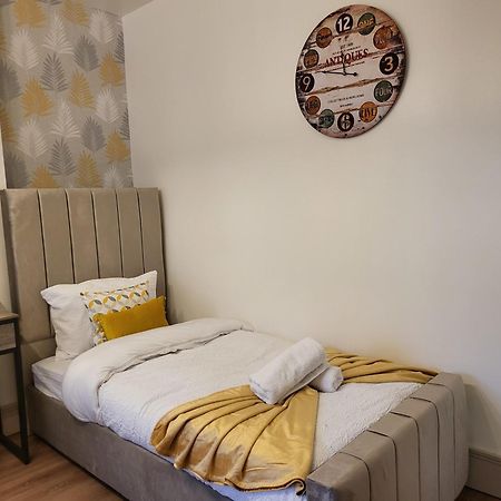 Country Style Modern Self Catering 3 Bedroom Bungalow In Блекпул Екстериор снимка